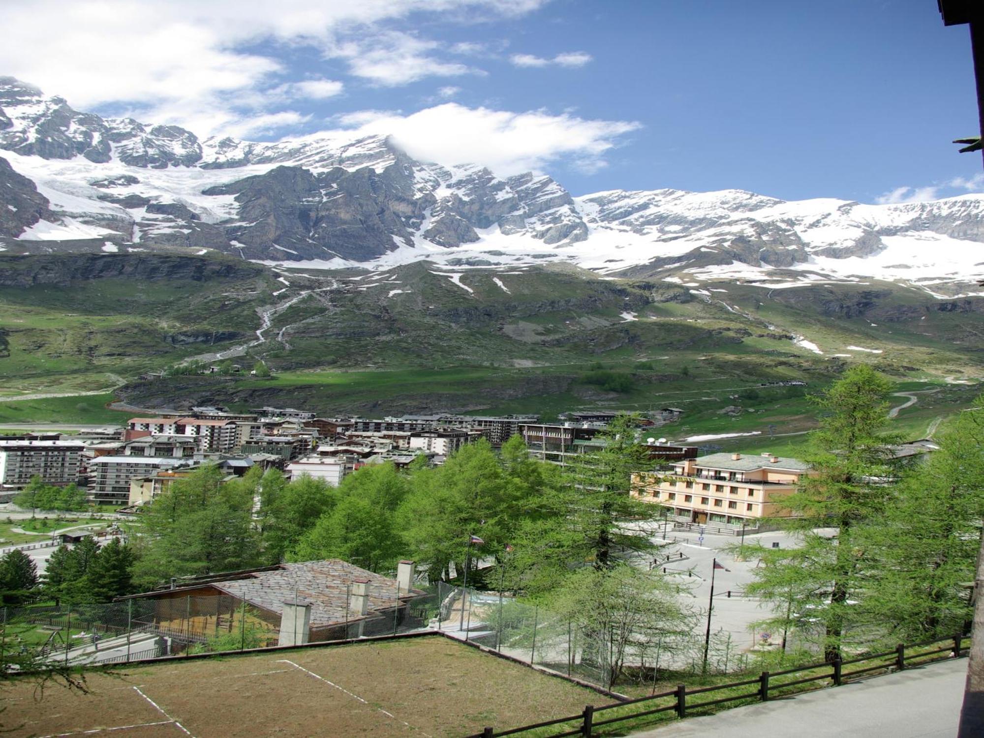Contemporary Apartment In Breuil Cervinia Near Ski Area Екстер'єр фото
