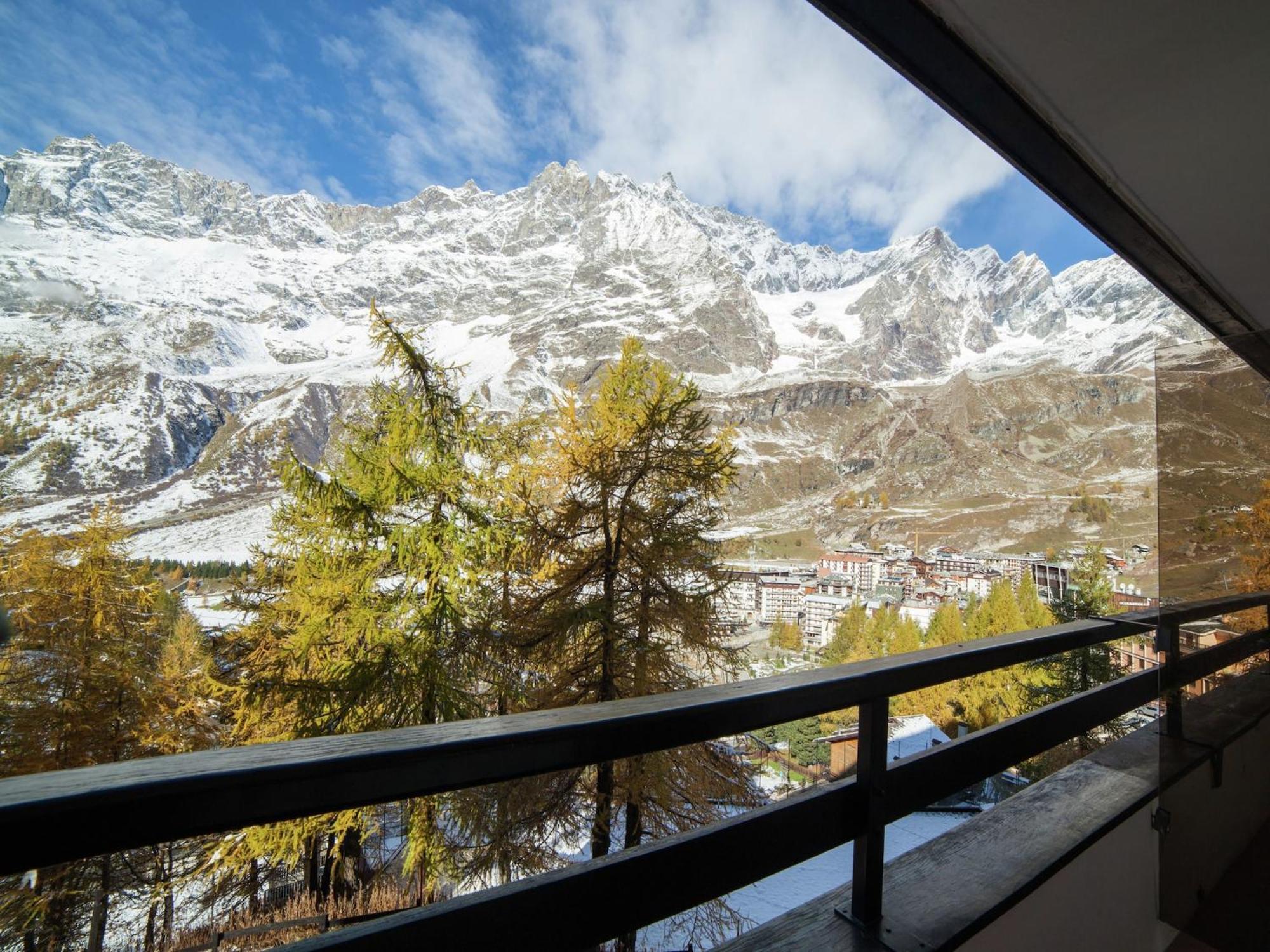 Contemporary Apartment In Breuil Cervinia Near Ski Area Екстер'єр фото