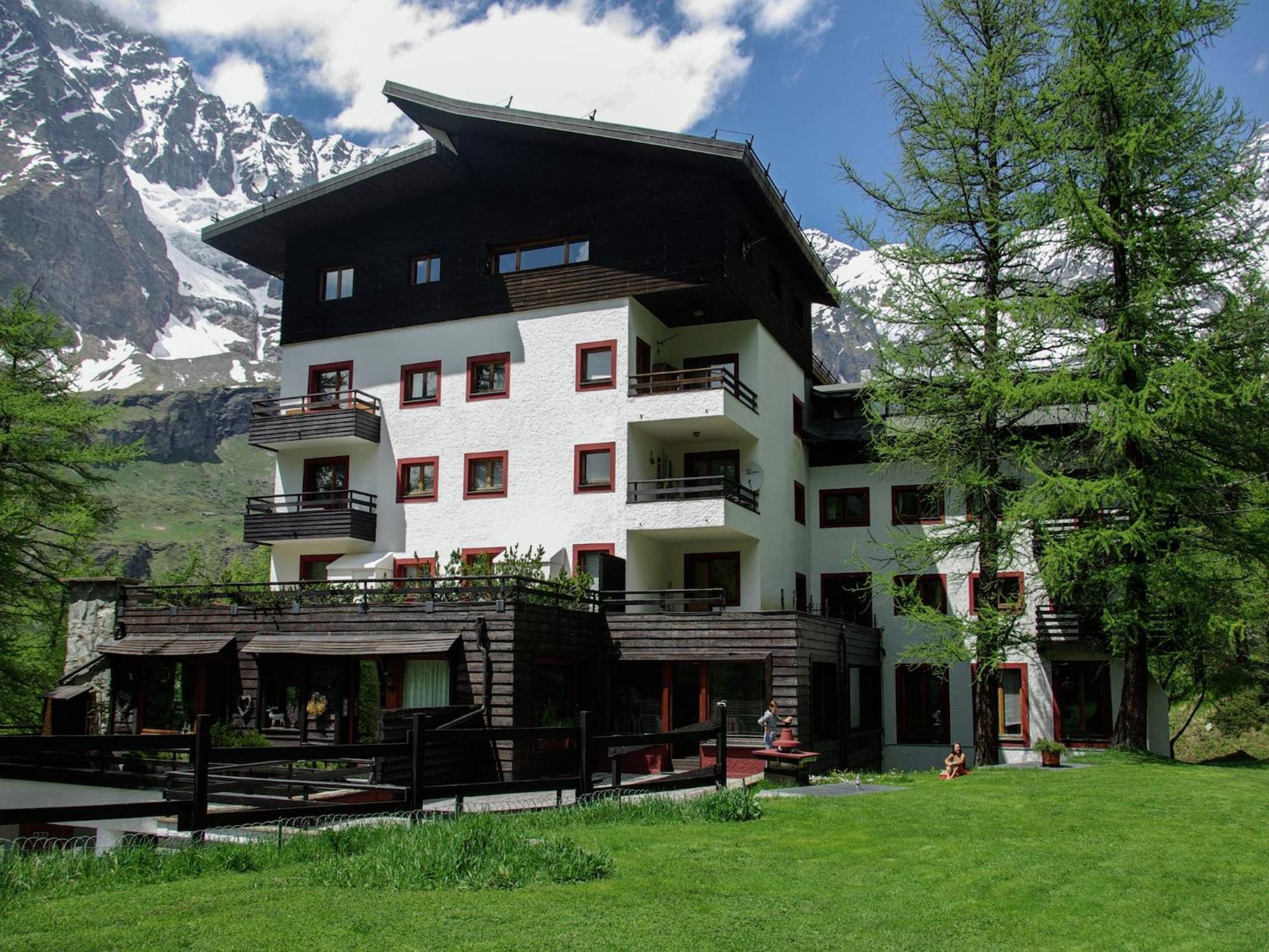 Contemporary Apartment In Breuil Cervinia Near Ski Area Екстер'єр фото