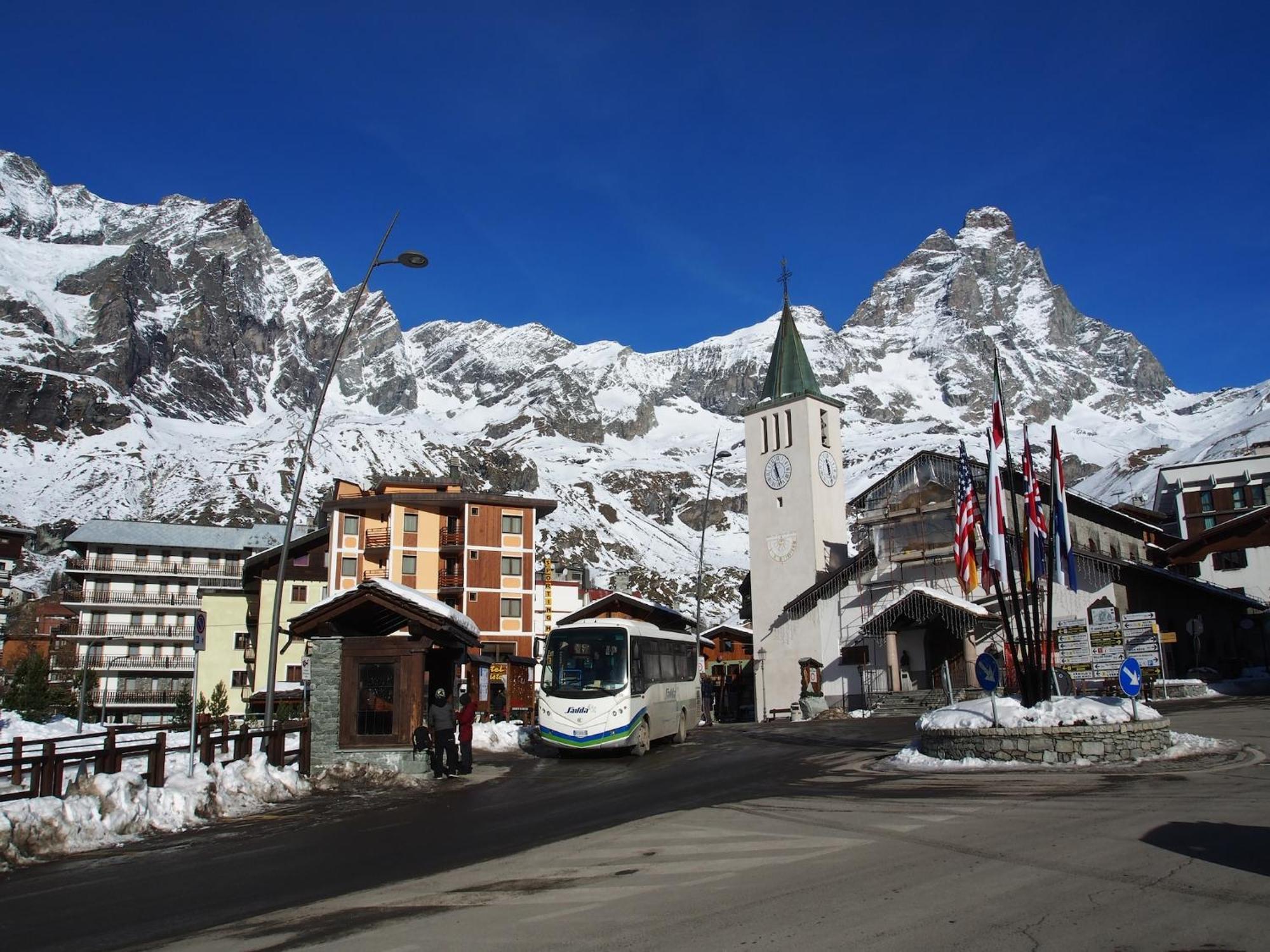 Contemporary Apartment In Breuil Cervinia Near Ski Area Екстер'єр фото